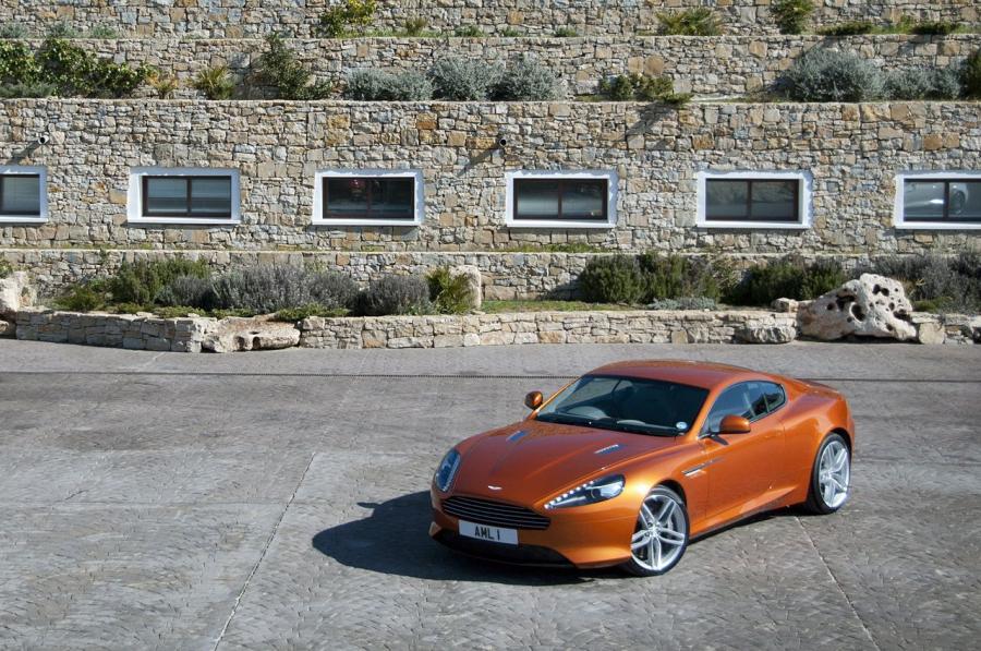 Aston Martin Virage 2011 года  (UK) (фото 3 из 46)